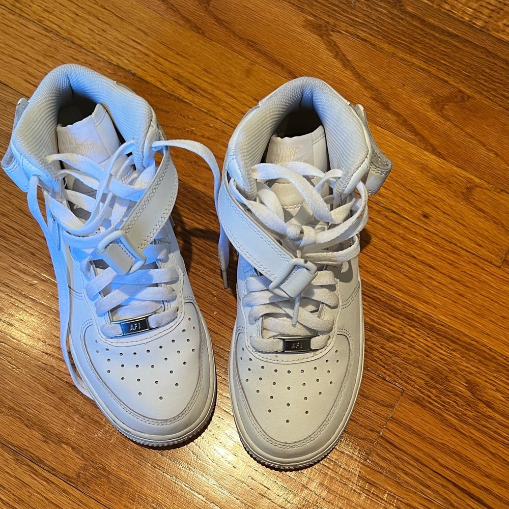 Mid top Nike Air Force1’s